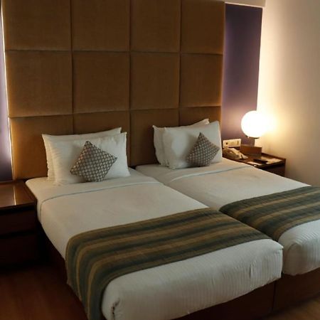 Yogi Executive, Navi Mumbai Hotel Kültér fotó