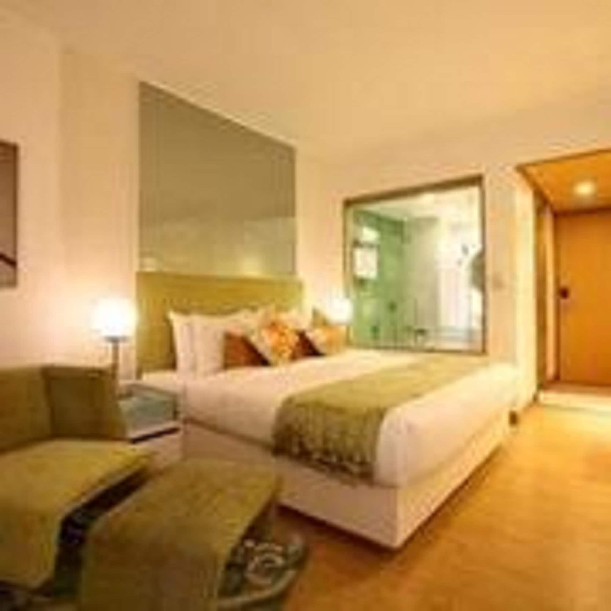 Yogi Executive, Navi Mumbai Hotel Kültér fotó