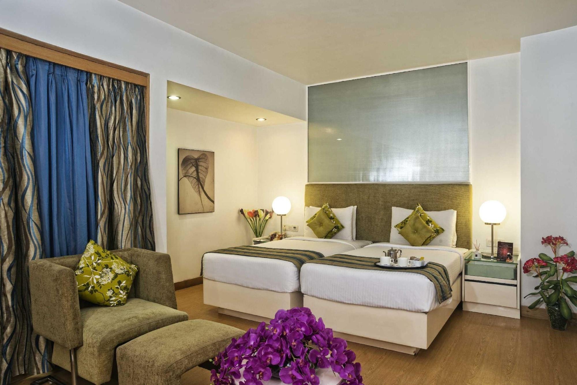 Yogi Executive, Navi Mumbai Hotel Kültér fotó