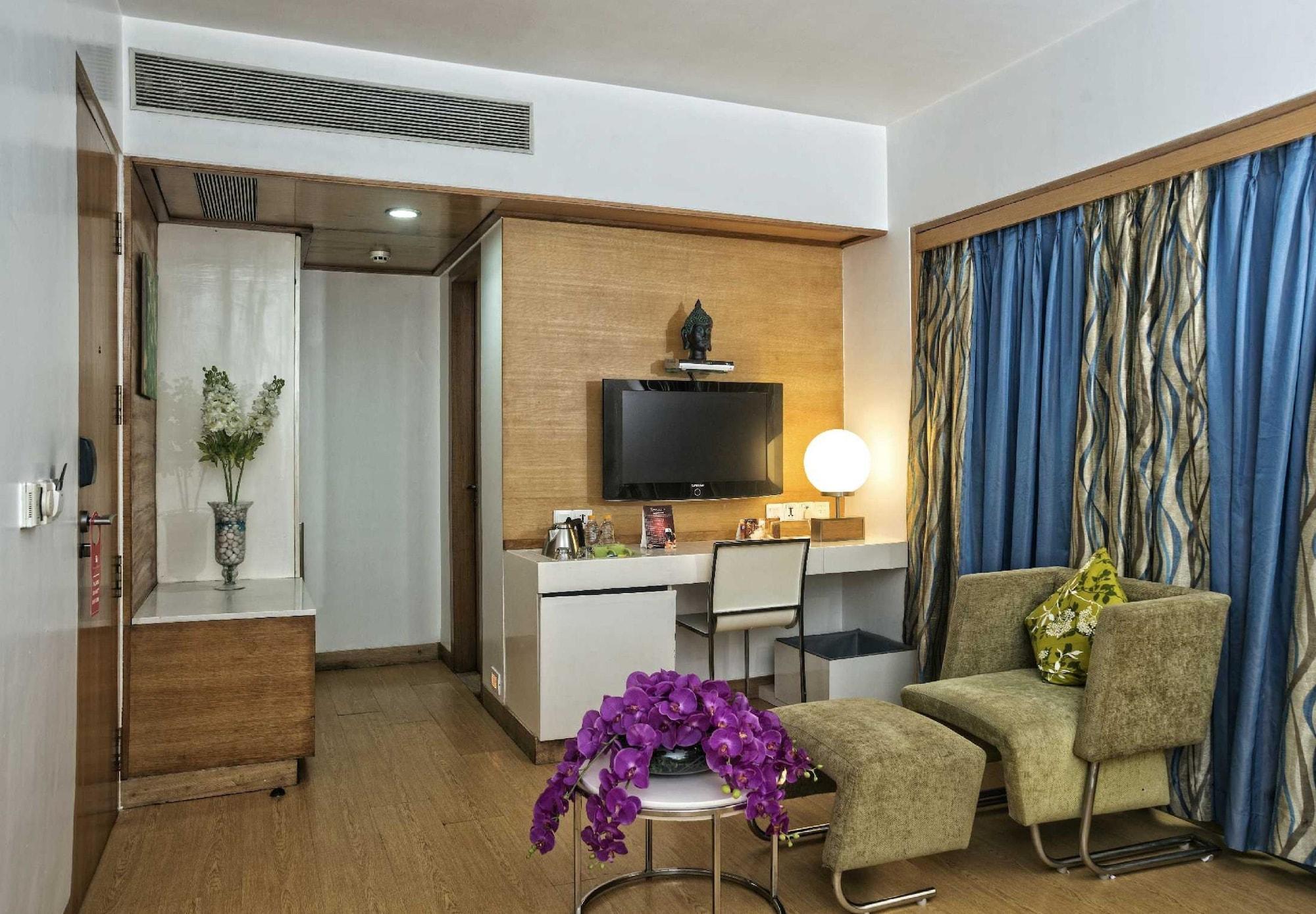 Yogi Executive, Navi Mumbai Hotel Kültér fotó
