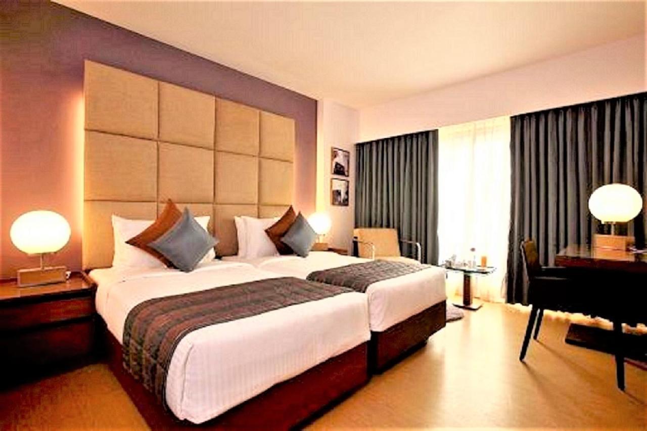 Yogi Executive, Navi Mumbai Hotel Kültér fotó