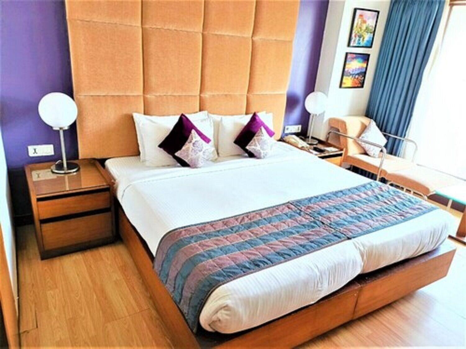 Yogi Executive, Navi Mumbai Hotel Kültér fotó