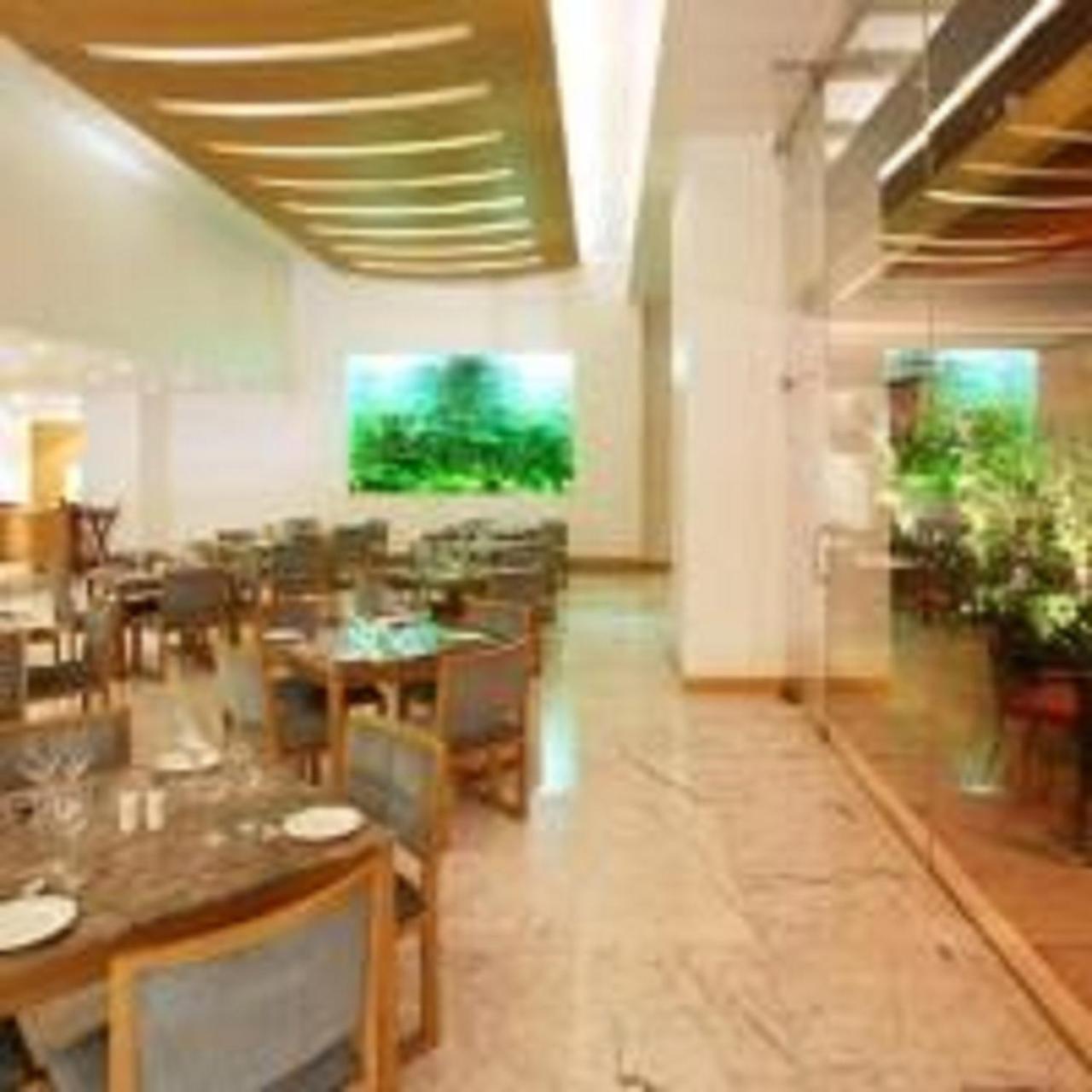 Yogi Executive, Navi Mumbai Hotel Kültér fotó
