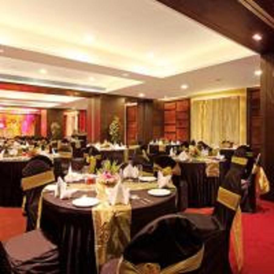 Yogi Executive, Navi Mumbai Hotel Kültér fotó